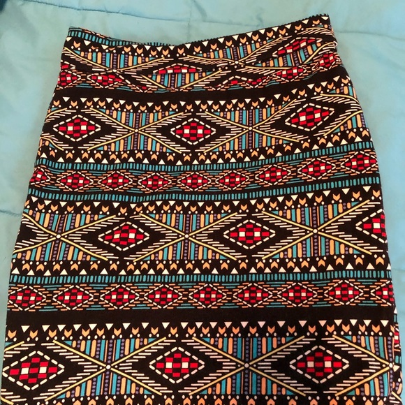 Patterned Mini Skirt - Picture 3 of 4